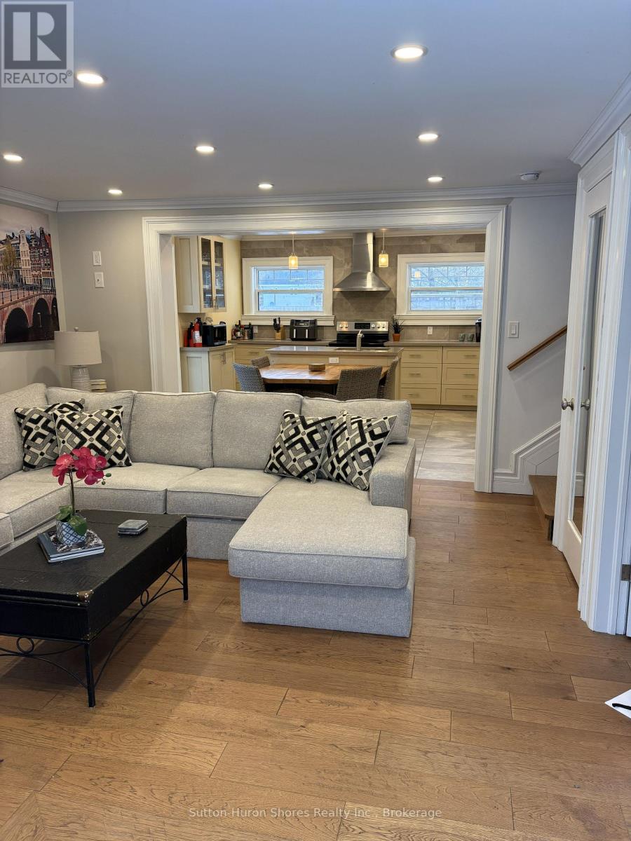 60 Grenville Street N, Saugeen Shores, Ontario  N0H 2L0 - Photo 8 - X12647302