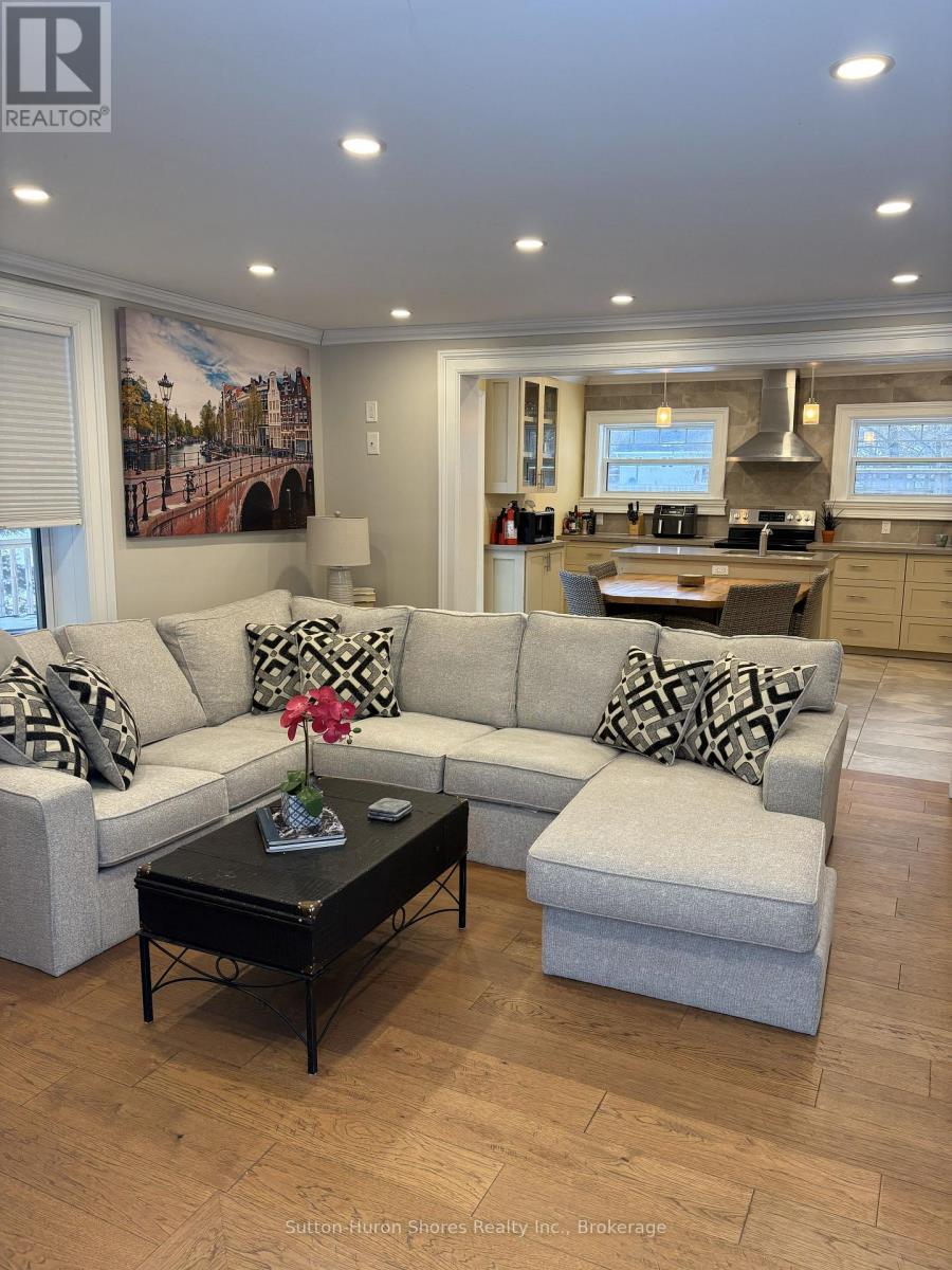 60 Grenville Street N, Saugeen Shores, Ontario  N0H 2L0 - Photo 9 - X12647302