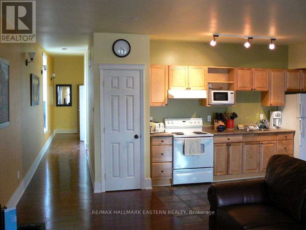 1 - 416 Chambers Street, Peterborough, Ontario  K9H 3V1 - Photo 5 - X12647308