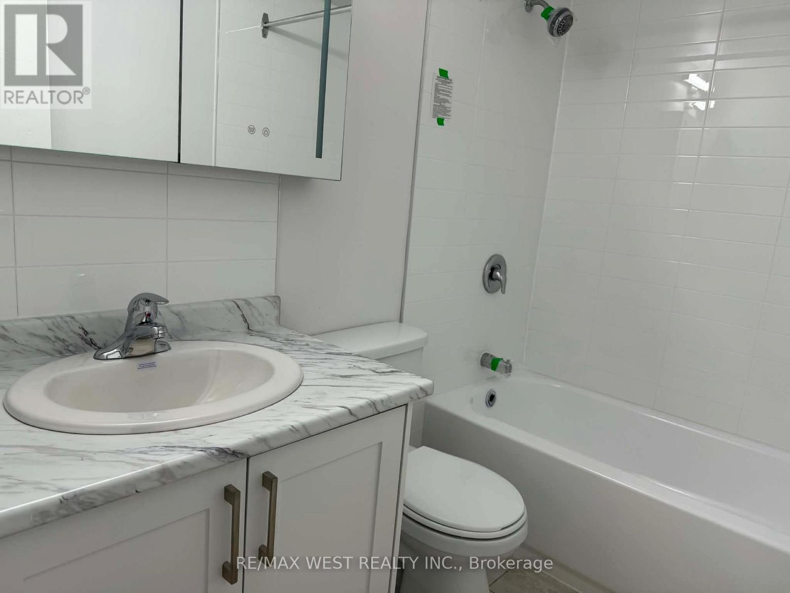 2316 - 370 Dixon Road, Toronto, Ontario  M9R 1T2 - Photo 10 - W12647262