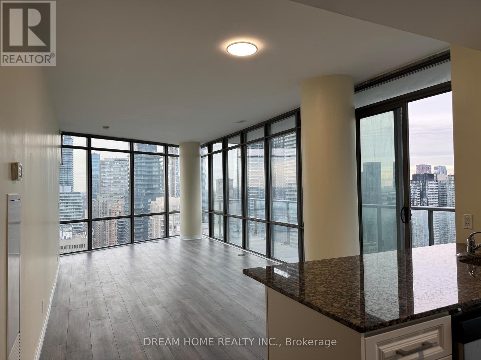 3405 - 832 Bay Street, Toronto, Ontario  M5S 1Z6 - Photo 2 - C12644624