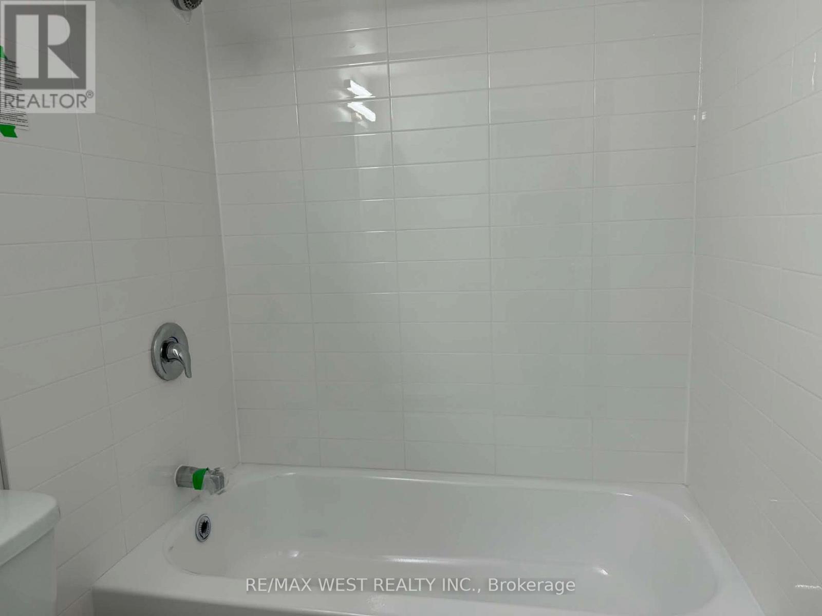 2316 - 370 Dixon Road, Toronto, Ontario  M9R 1T2 - Photo 9 - W12647262