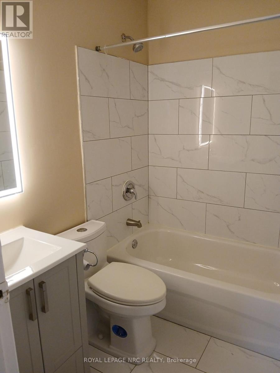 B - 5583 Ontario Avenue, Niagara Falls, Ontario  L2E 3S4 - Photo 7 - X12647214