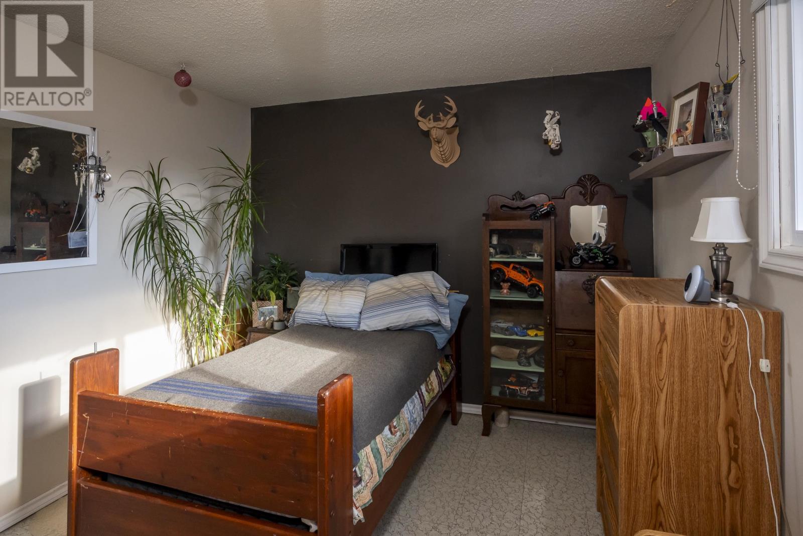 522 Redwood Undefined W, Thunder Bay, Ontario  P7C 5A3 - Photo 25 - TB253660