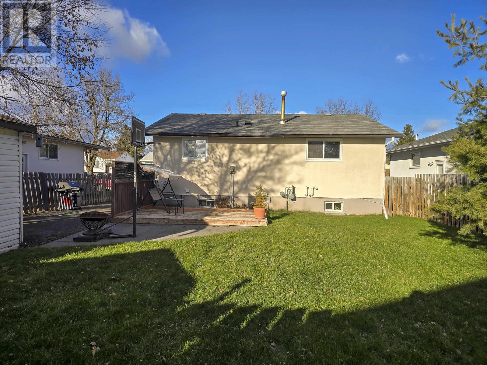 522 Redwood Undefined W, Thunder Bay, Ontario  P7C 5A3 - Photo 3 - TB253660