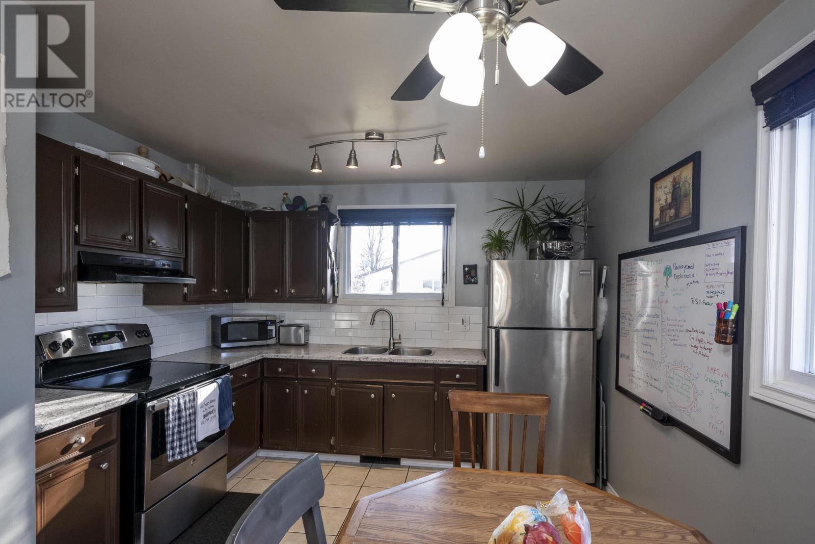 522 Redwood Undefined W, Thunder Bay, Ontario  P7C 5A3 - Photo 8 - TB253660