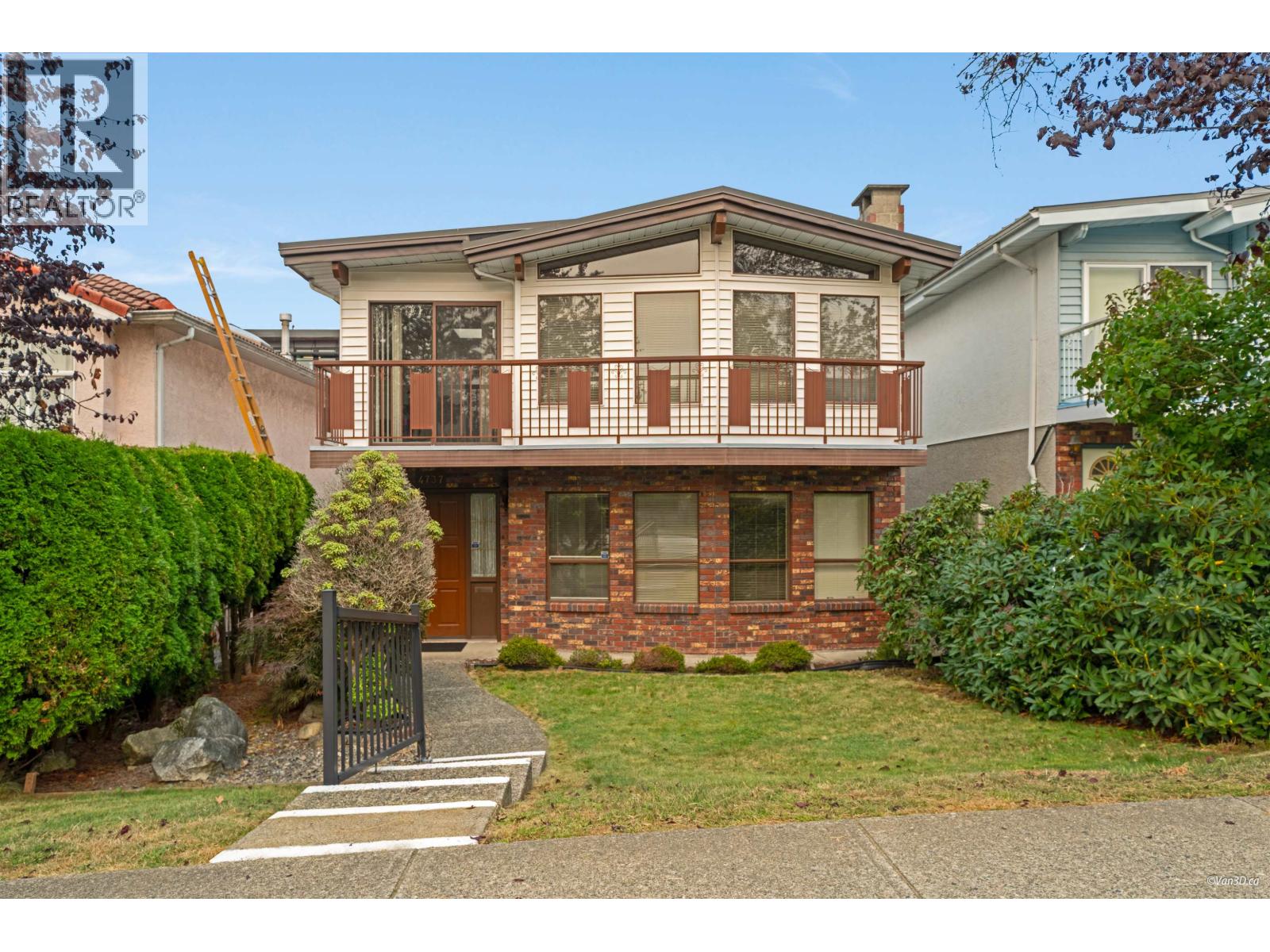 4737 PENDER STREET, Burnaby, British Columbia