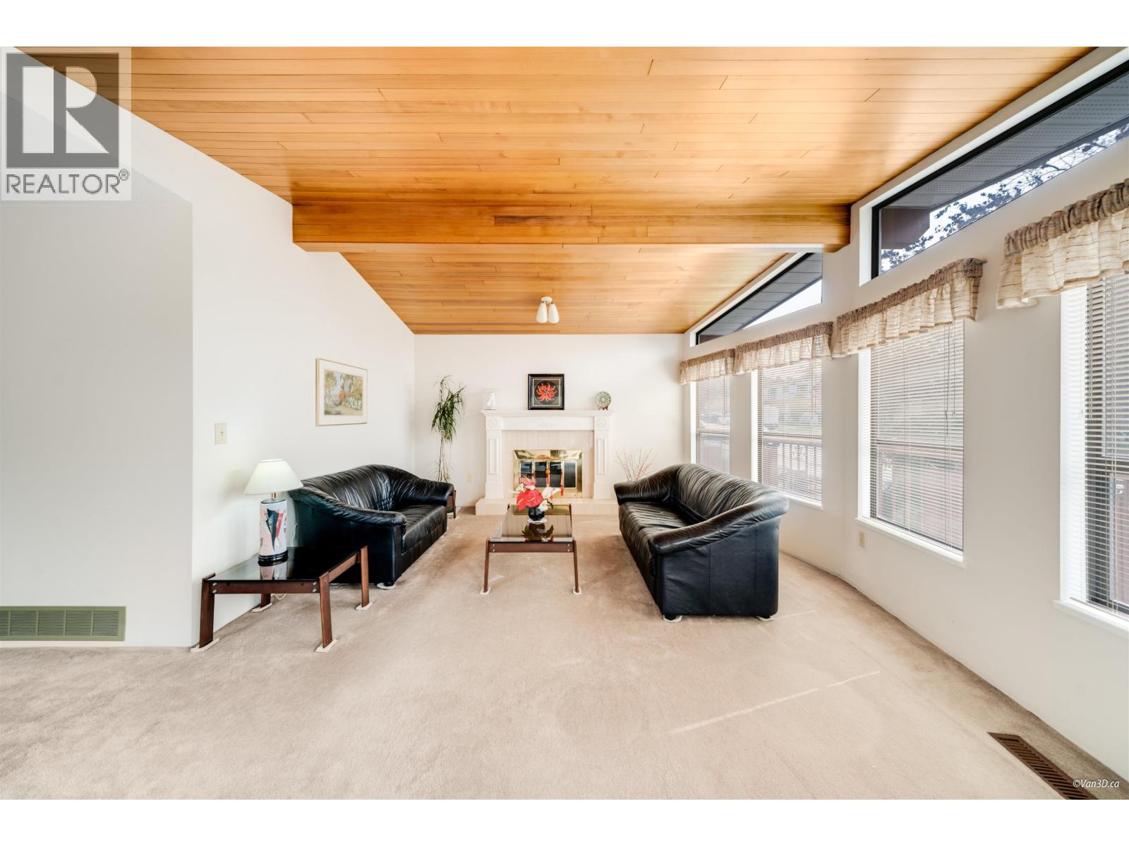 4737 Pender Street, Burnaby, British Columbia  V5C 2N4 - Photo 2 - R3074801