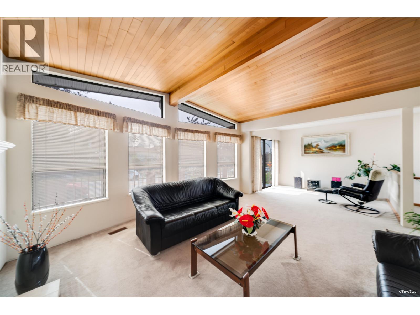 4737 Pender Street, Burnaby, British Columbia  V5C 2N4 - Photo 3 - R3074801