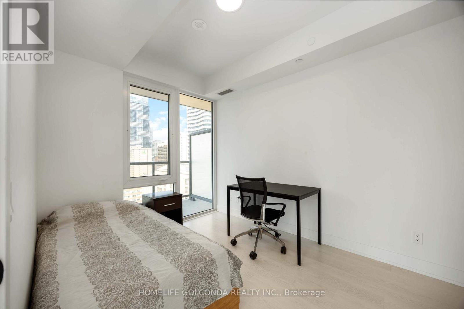 1703 - 308 Jarvis Street, Toronto, Ontario  M5B 0E3 - Photo 4 - C12647300