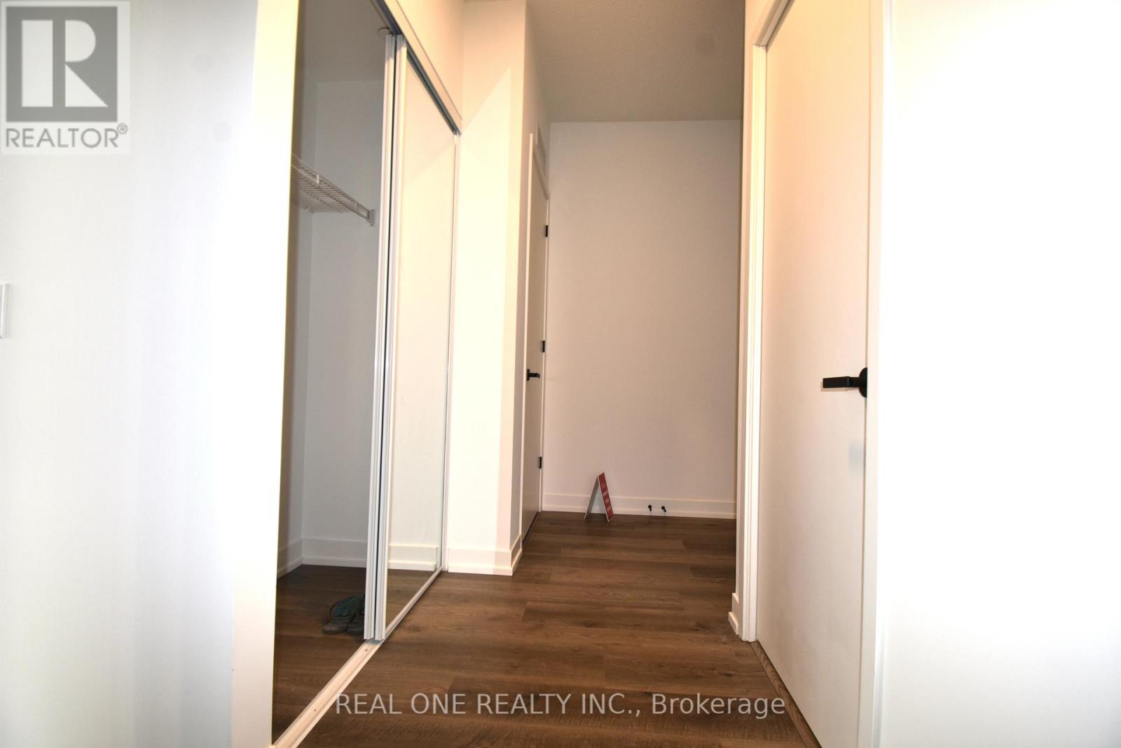 1202 - 8 Interchange Way, Vaughan, Ontario  L4K 5Z7 - Photo 12 - N12647298