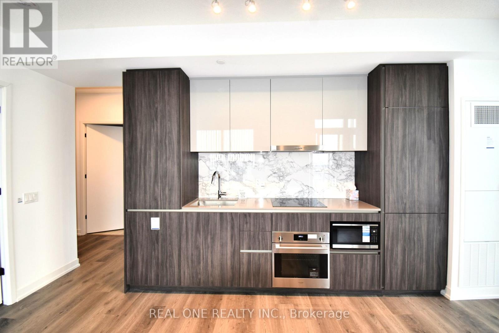 1202 - 8 Interchange Way, Vaughan, Ontario  L4K 5Z7 - Photo 3 - N12647298