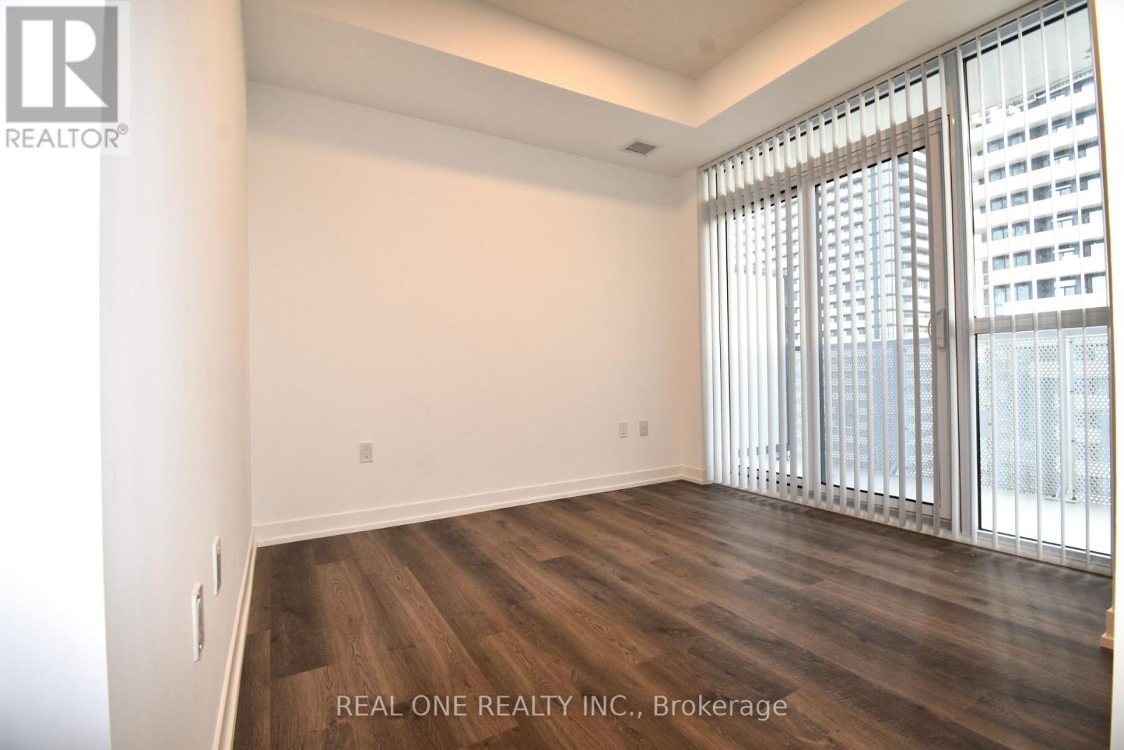 1202 - 8 Interchange Way, Vaughan, Ontario  L4K 5Z7 - Photo 5 - N12647298