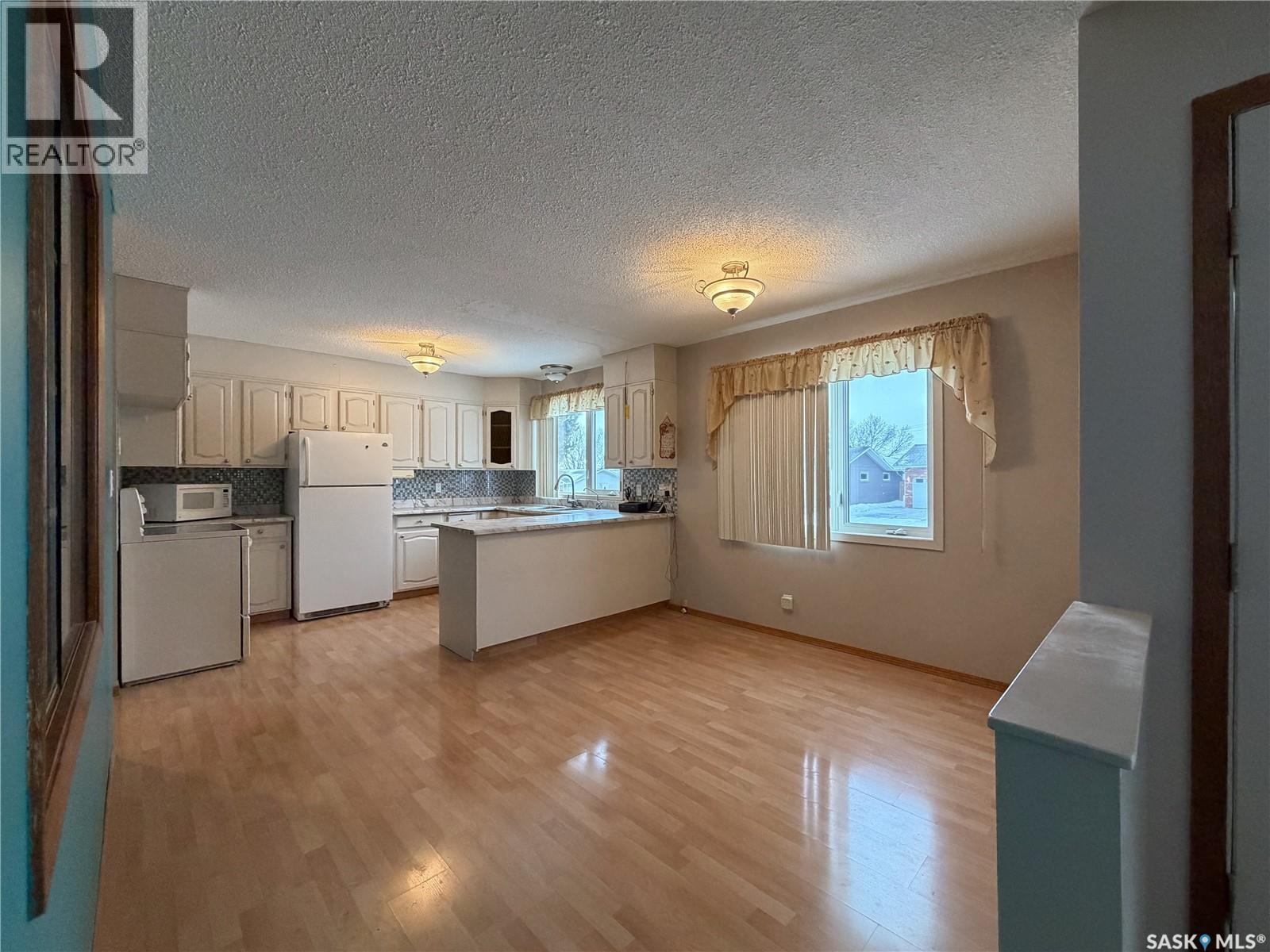 120 6th Street E, Ponteix, Saskatchewan  S0N 1Z0 - Photo 10 - SK025844