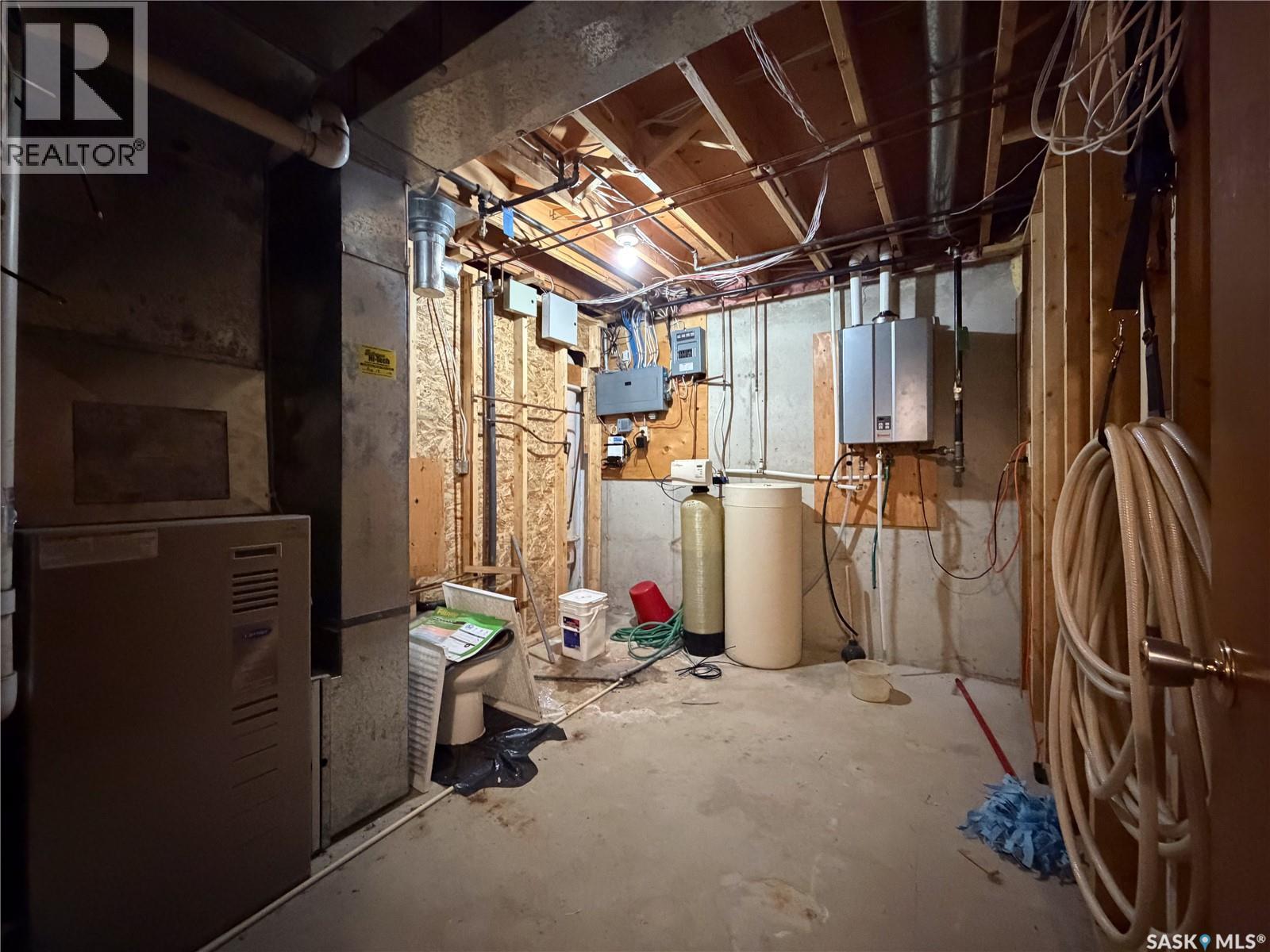 120 6th Street E, Ponteix, Saskatchewan  S0N 1Z0 - Photo 37 - SK025844