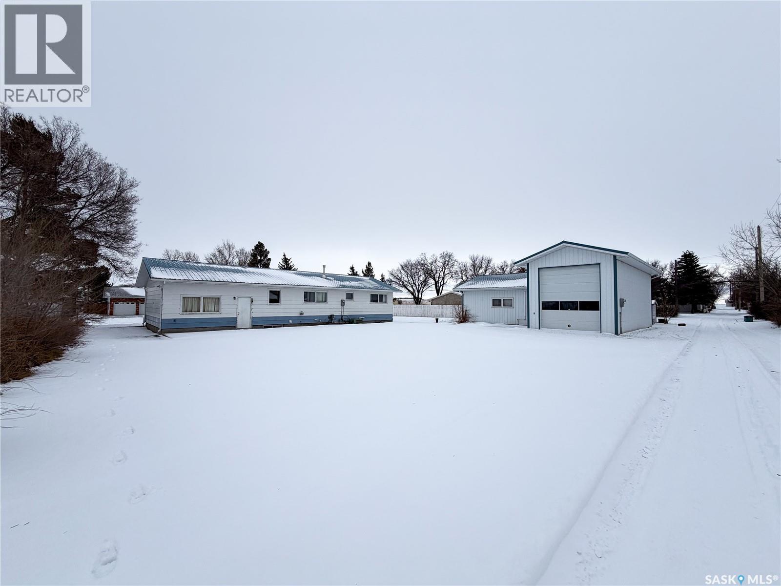 120 6th Street E, Ponteix, Saskatchewan  S0N 1Z0 - Photo 39 - SK025844