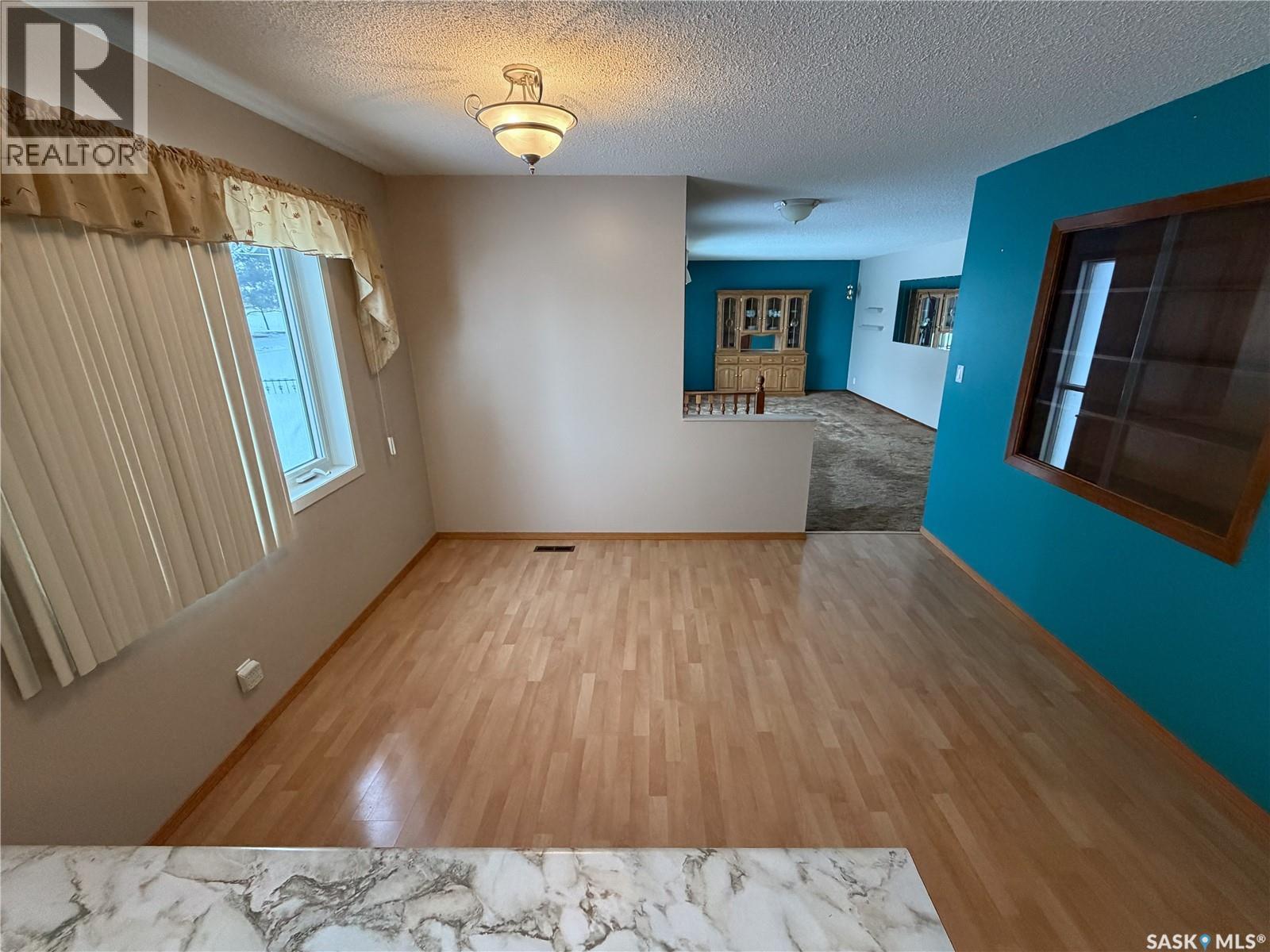 120 6th Street E, Ponteix, Saskatchewan  S0N 1Z0 - Photo 9 - SK025844