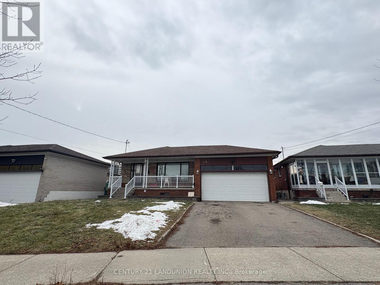 UPSTAIR 10 LASKAY CRESCENT, Toronto, Ontario