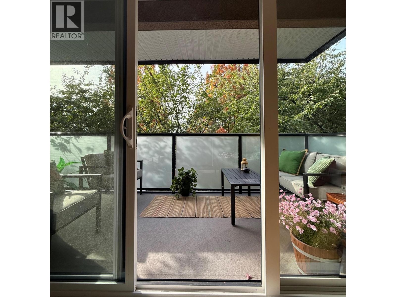 208 1516 CHARLES STREET, Vancouver, British Columbia