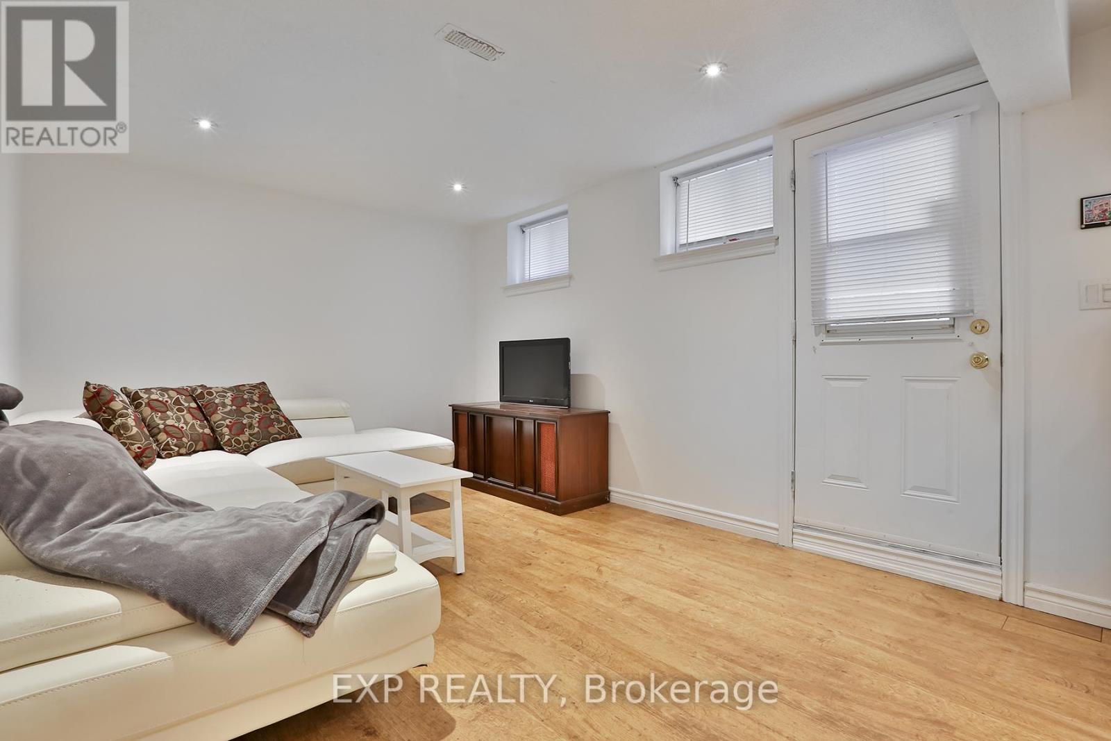 165 Carlson Drive, Newmarket, Ontario  L3Y 3H2 - Photo 37 - N12646030