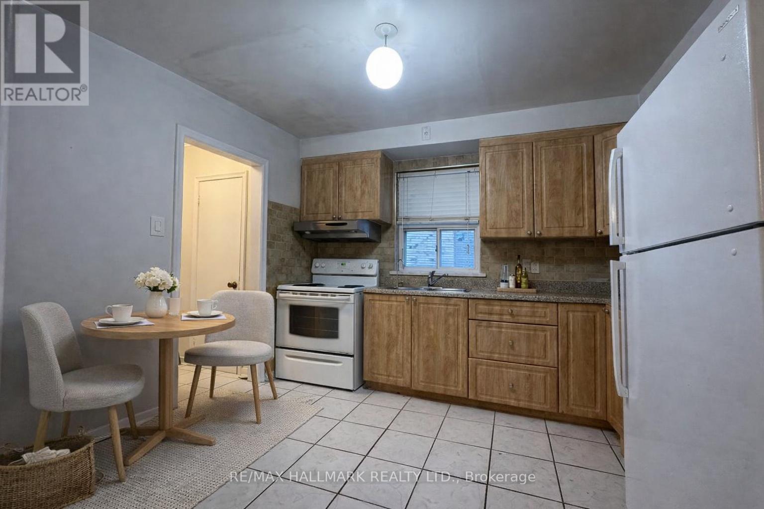 237 Pannahill Road, Toronto, Ontario  M3H 4N9 - Photo 4 - C12647328