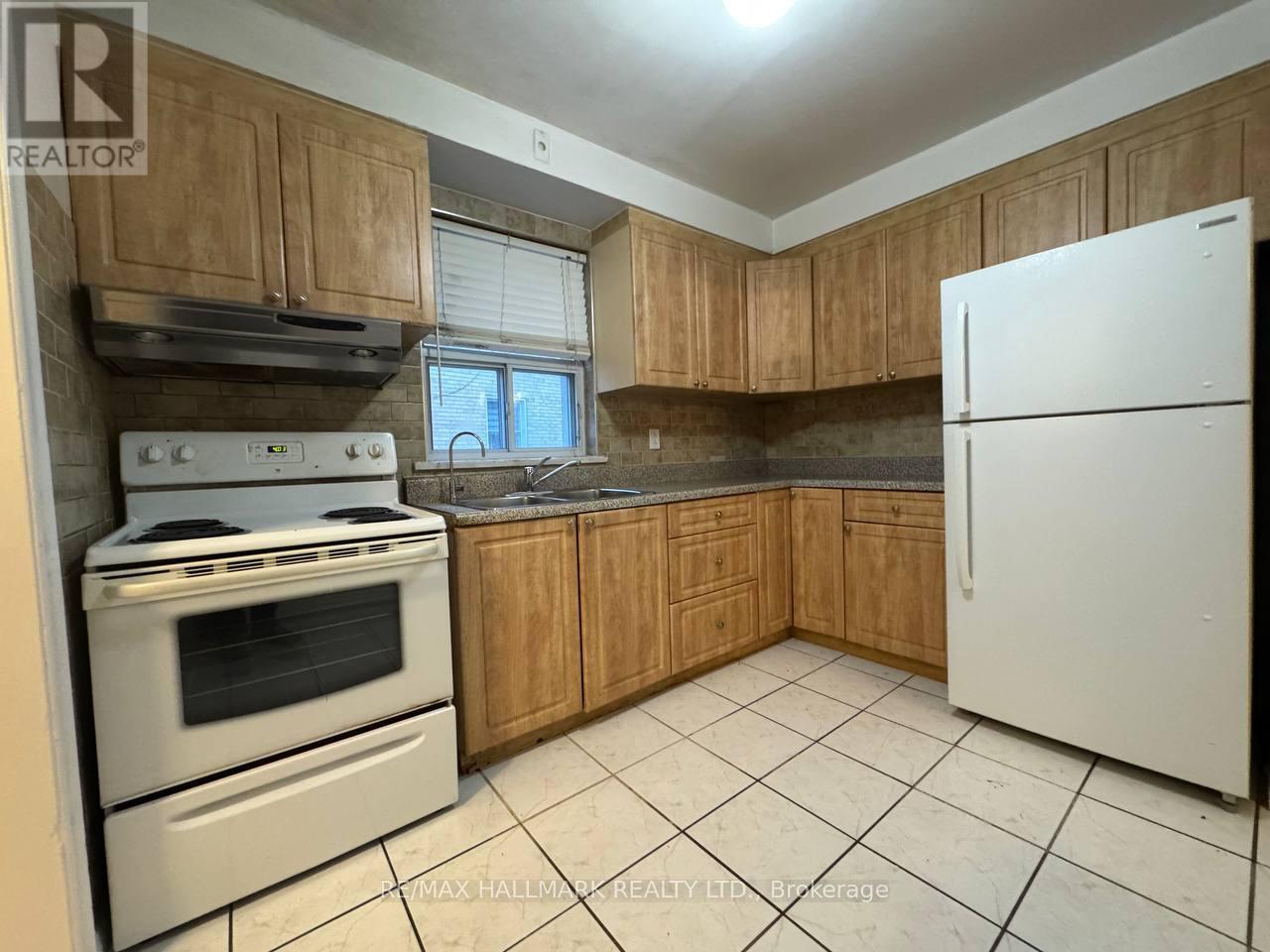 237 Pannahill Road, Toronto, Ontario  M3H 4N9 - Photo 5 - C12647328