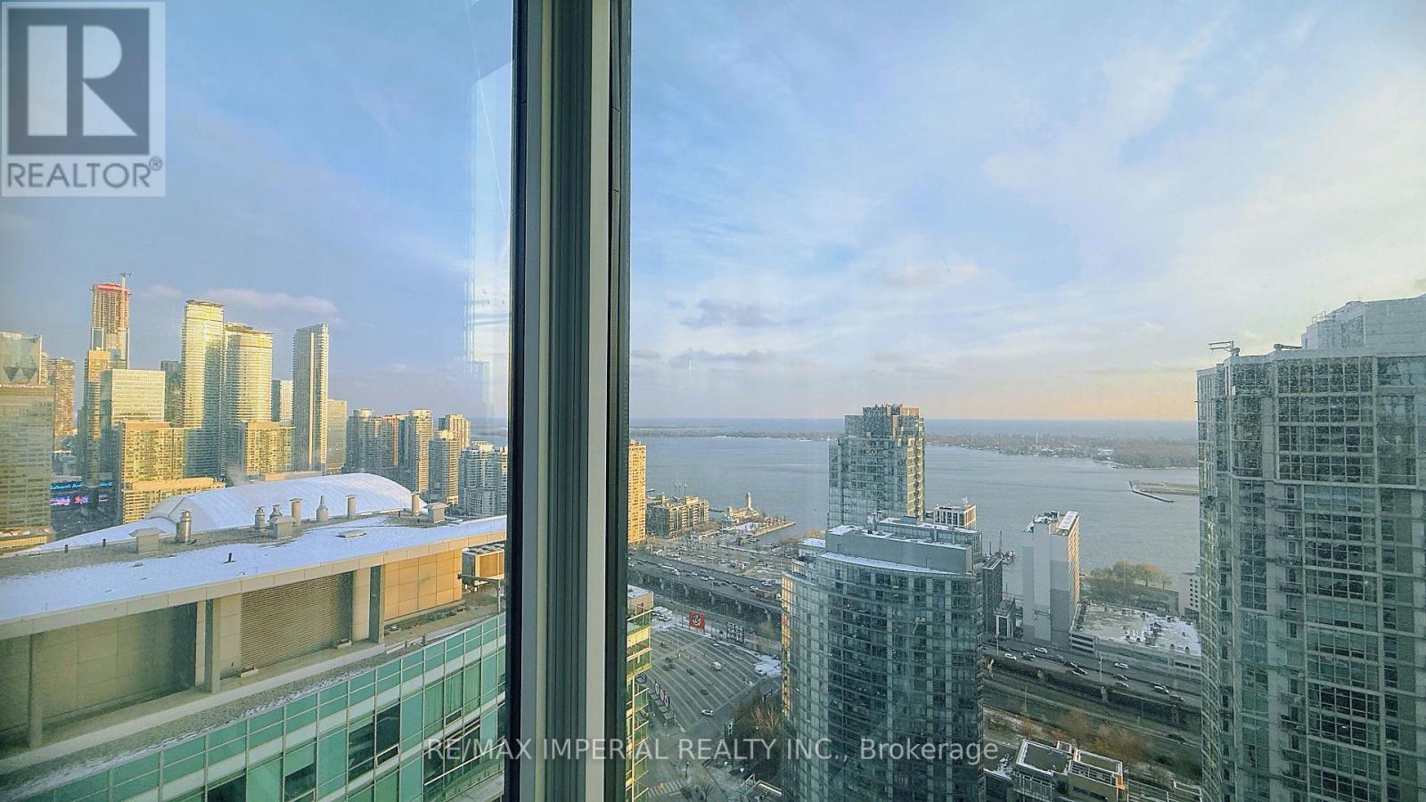4005 - 1 Concord Cityplace Way, Toronto, Ontario  M5V 0X3 - Photo 12 - C12635608