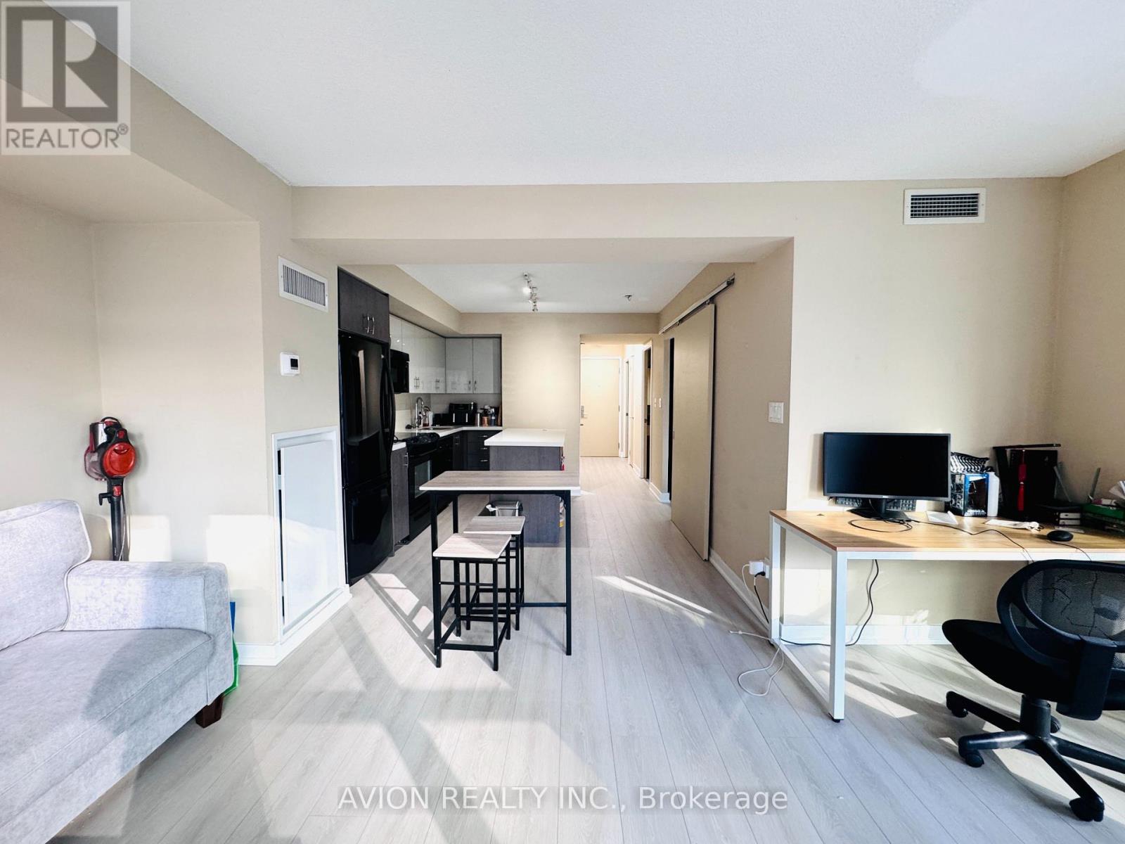 604 - 126 Simcoe Street, Toronto, Ontario  M5H 4E6 - Photo 8 - C12640062