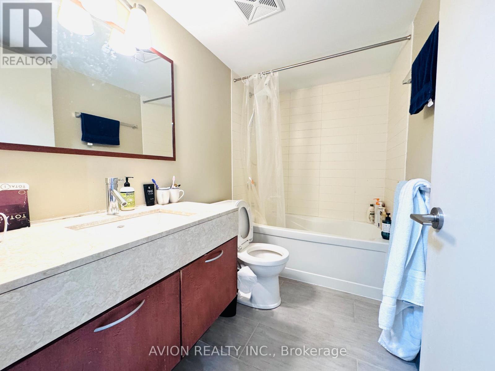 604 - 126 Simcoe Street, Toronto, Ontario  M5H 4E6 - Photo 9 - C12640062