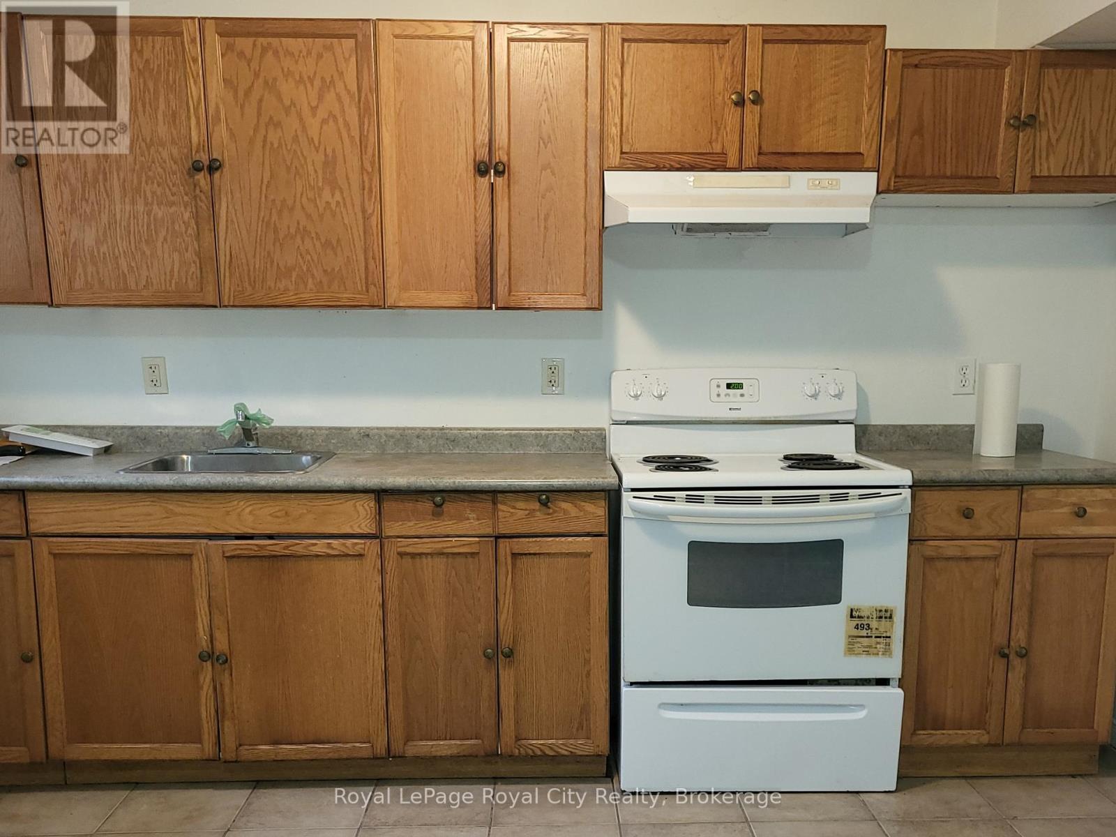 26 Howden Crescent, Guelph, Ontario  N1L 1T2 - Photo 4 - X12647324