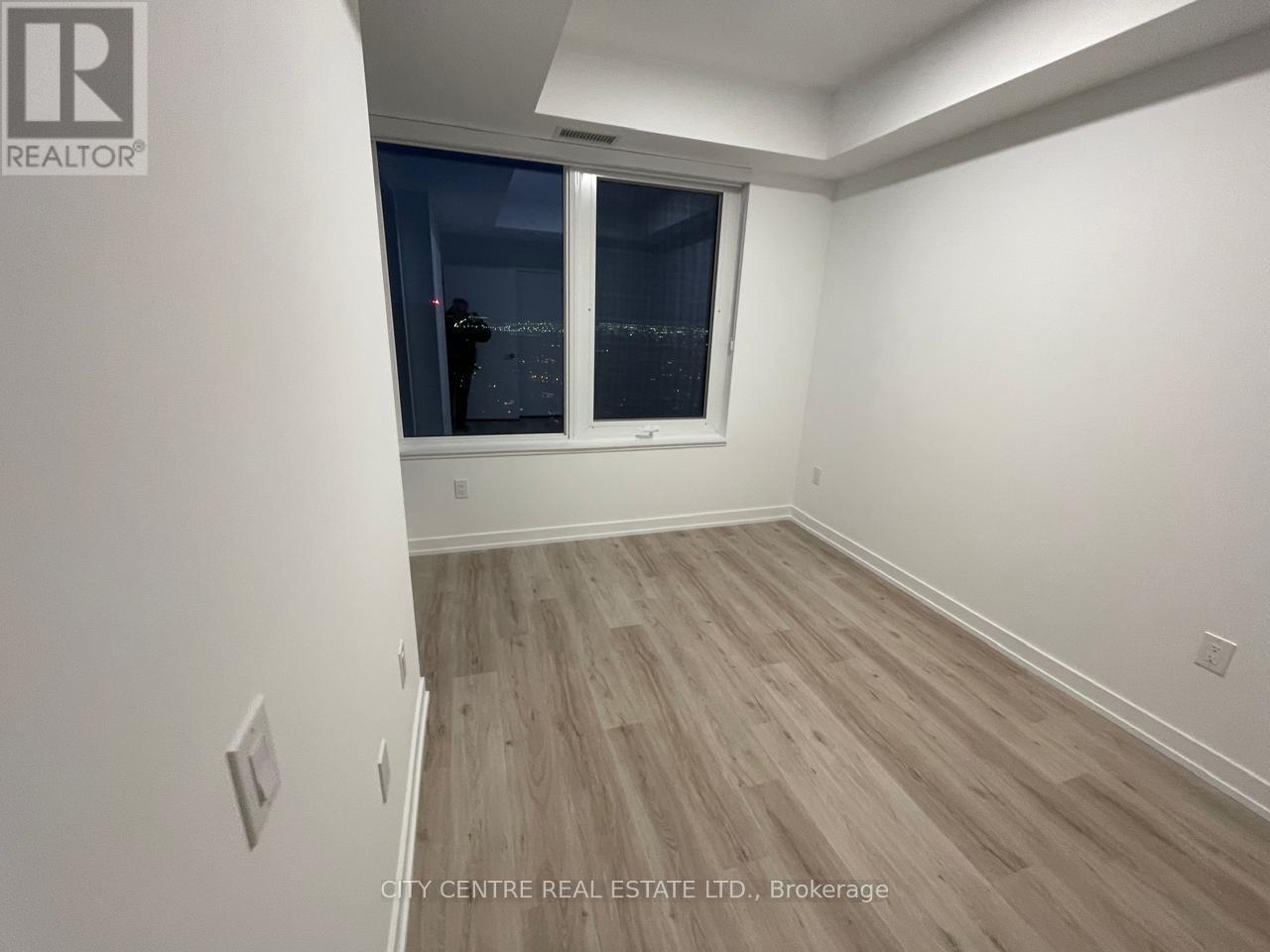 4012 - 395 Square One Drive, Mississauga, Ontario  L5B 0P6 - Photo 10 - W12647326