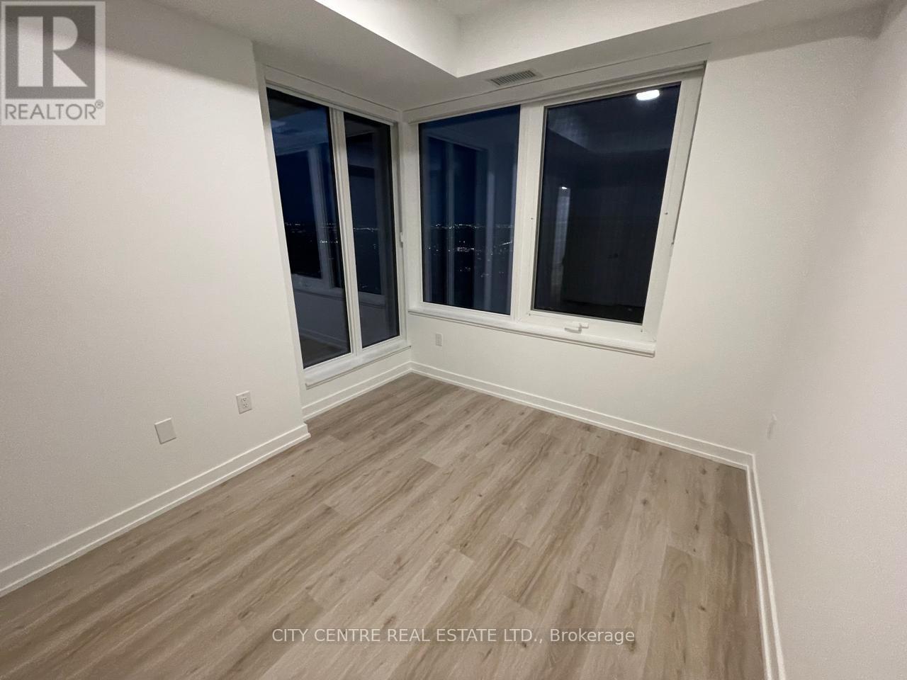 4012 - 395 Square One Drive, Mississauga, Ontario  L5B 0P6 - Photo 11 - W12647326