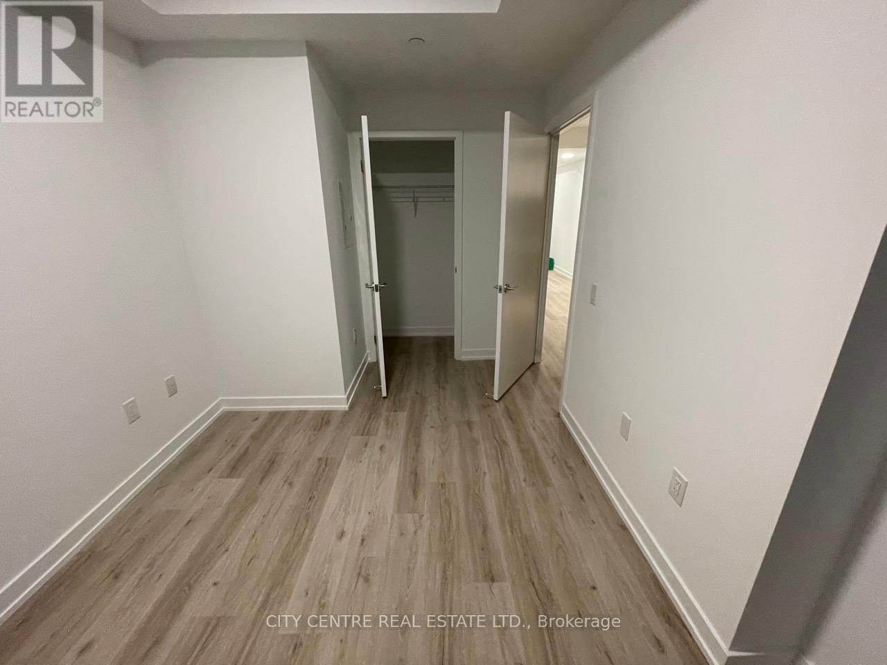 4012 - 395 Square One Drive, Mississauga, Ontario  L5B 0P6 - Photo 12 - W12647326