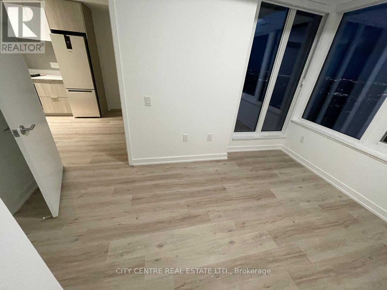 4012 - 395 Square One Drive, Mississauga, Ontario  L5B 0P6 - Photo 13 - W12647326