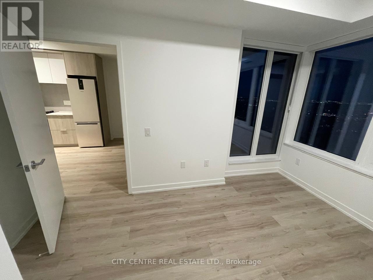 4012 - 395 Square One Drive, Mississauga, Ontario  L5B 0P6 - Photo 14 - W12647326