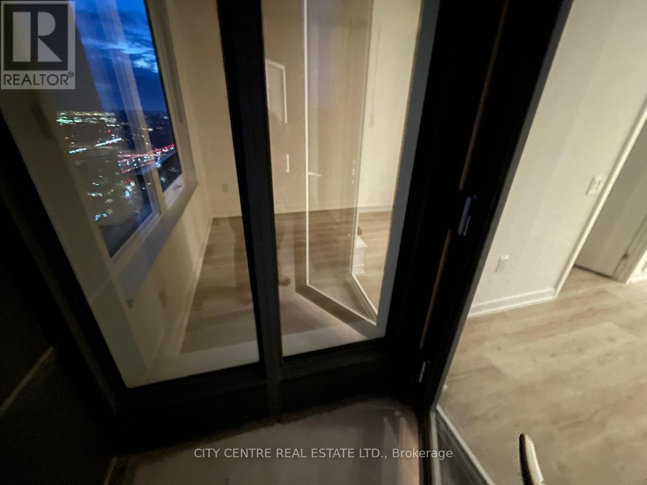 4012 - 395 Square One Drive, Mississauga, Ontario  L5B 0P6 - Photo 18 - W12647326