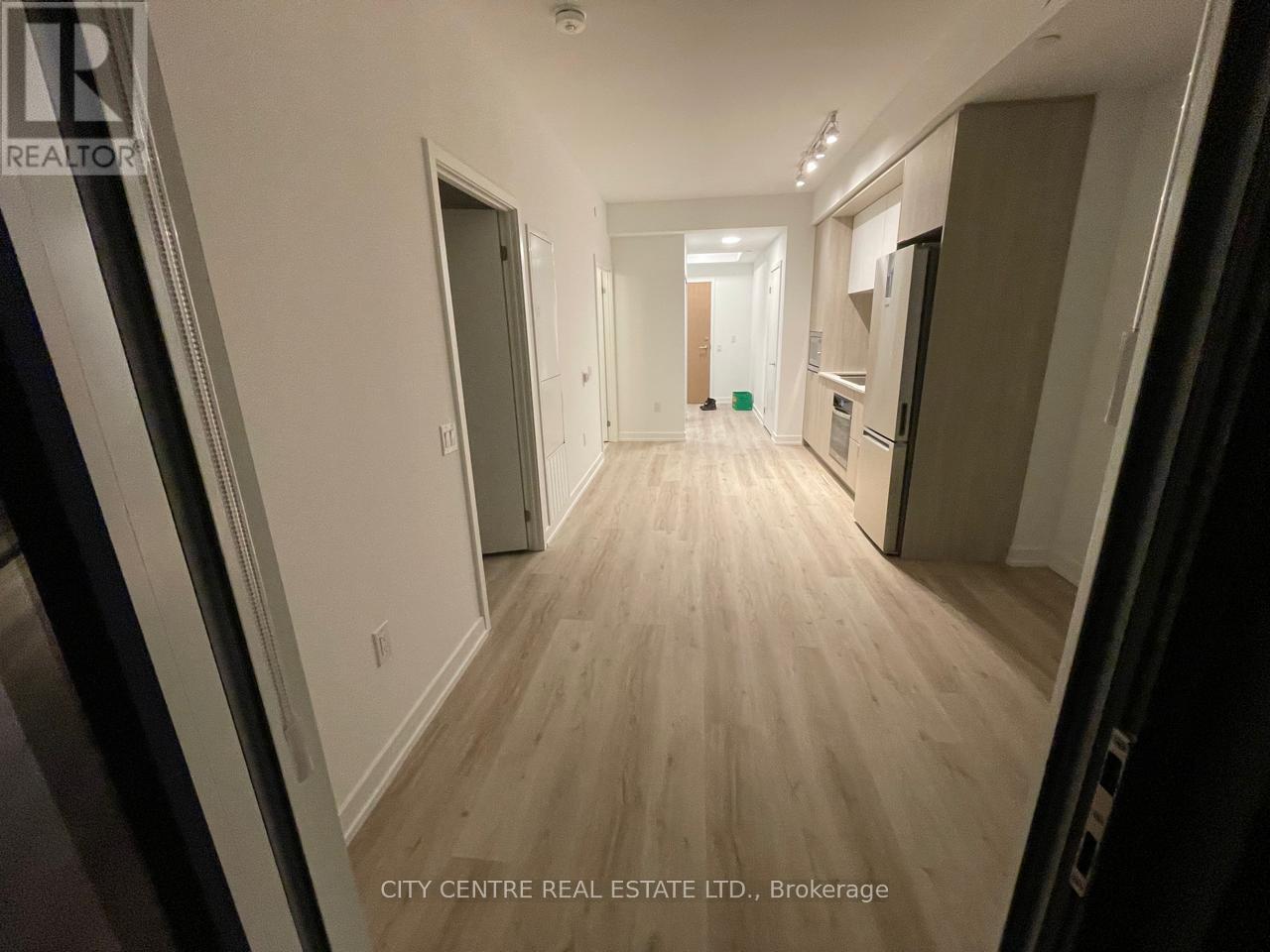 4012 - 395 Square One Drive, Mississauga, Ontario  L5B 0P6 - Photo 19 - W12647326