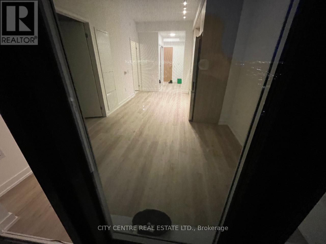 4012 - 395 Square One Drive, Mississauga, Ontario  L5B 0P6 - Photo 20 - W12647326