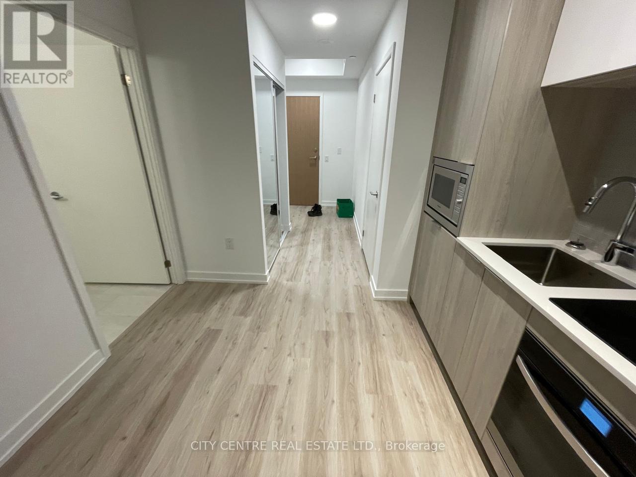 4012 - 395 Square One Drive, Mississauga, Ontario  L5B 0P6 - Photo 21 - W12647326