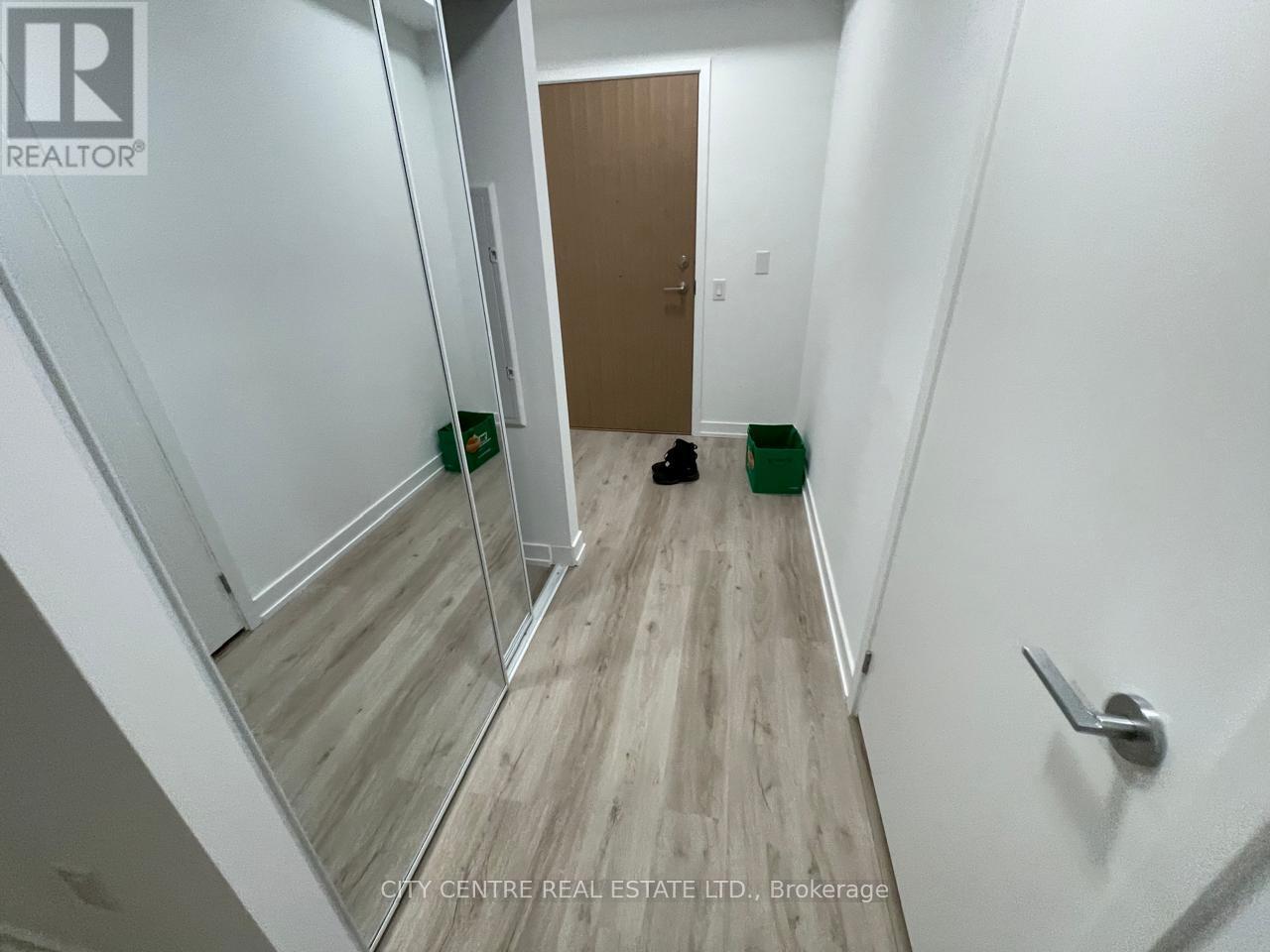 4012 - 395 Square One Drive, Mississauga, Ontario  L5B 0P6 - Photo 22 - W12647326