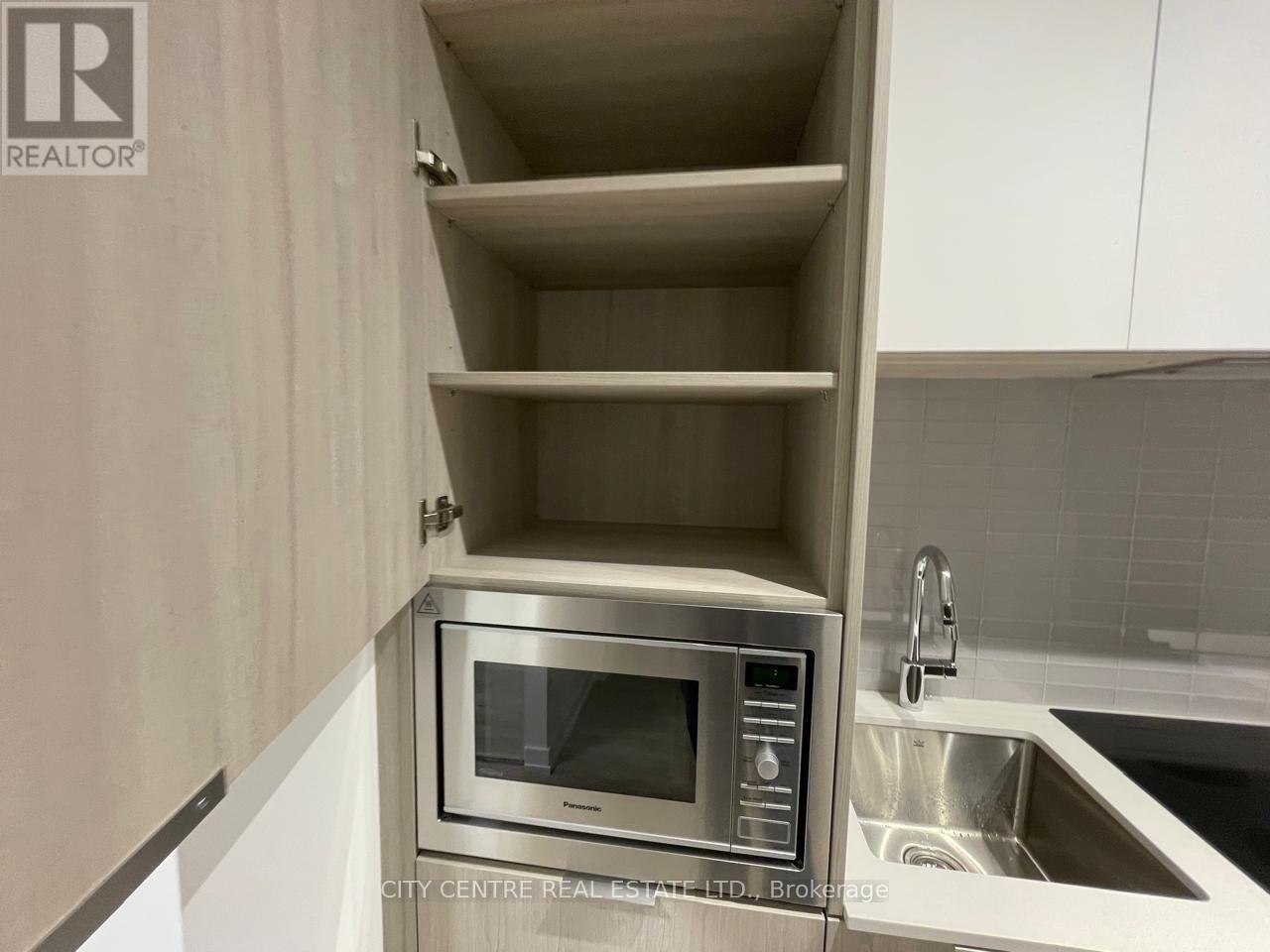 4012 - 395 Square One Drive, Mississauga, Ontario  L5B 0P6 - Photo 24 - W12647326