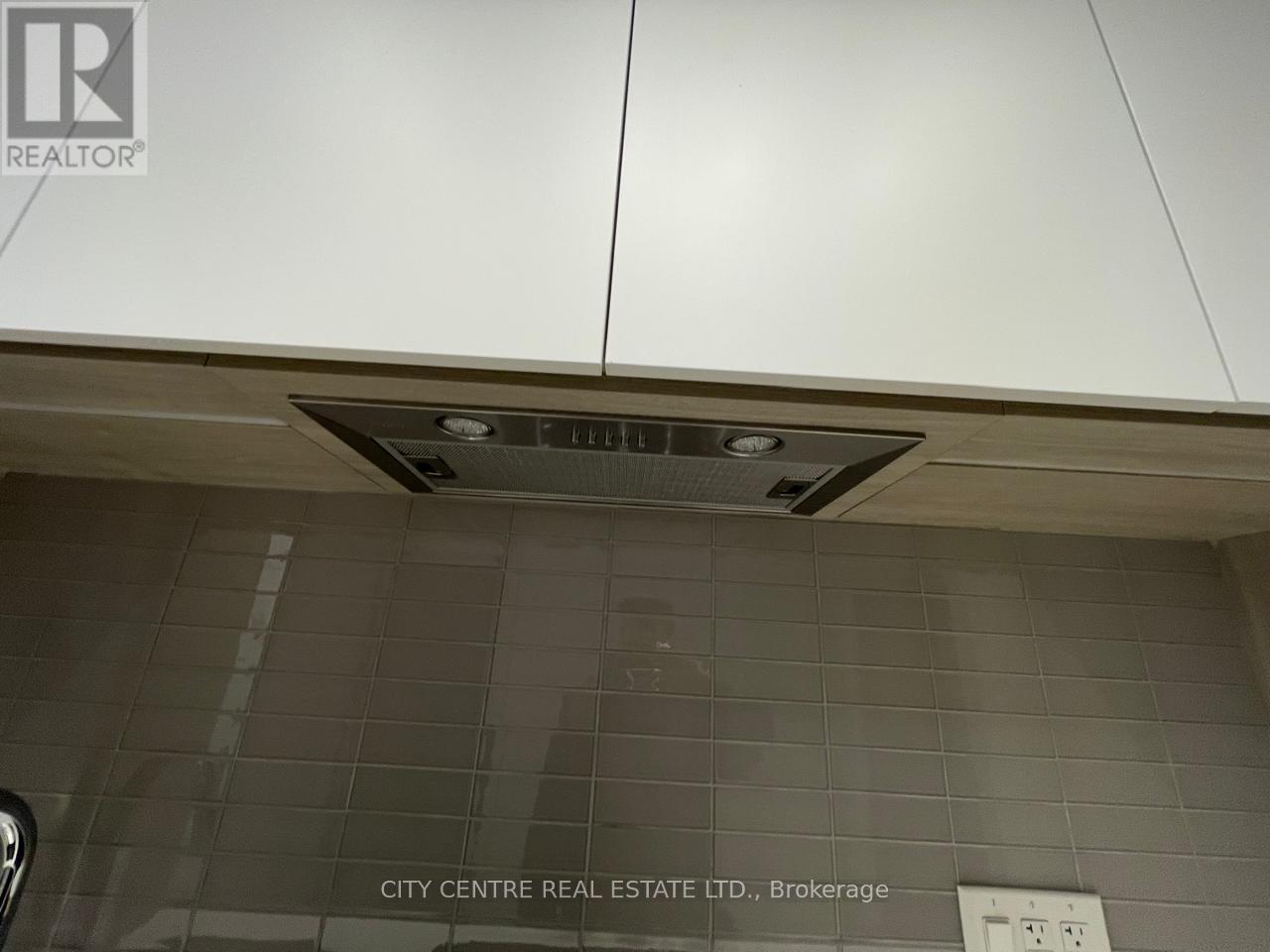 4012 - 395 Square One Drive, Mississauga, Ontario  L5B 0P6 - Photo 27 - W12647326