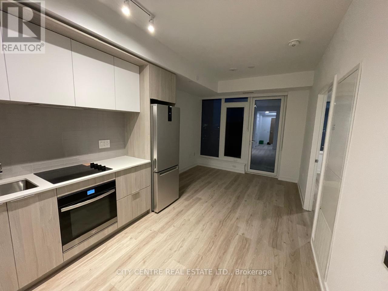 4012 - 395 Square One Drive, Mississauga, Ontario  L5B 0P6 - Photo 3 - W12647326