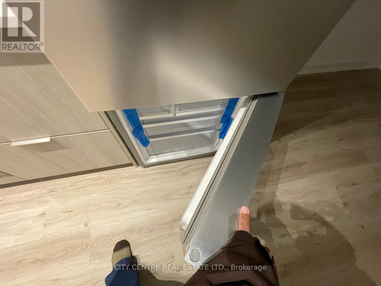 4012 - 395 Square One Drive, Mississauga, Ontario  L5B 0P6 - Photo 32 - W12647326