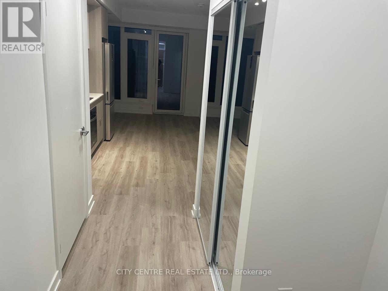 4012 - 395 Square One Drive, Mississauga, Ontario  L5B 0P6 - Photo 4 - W12647326