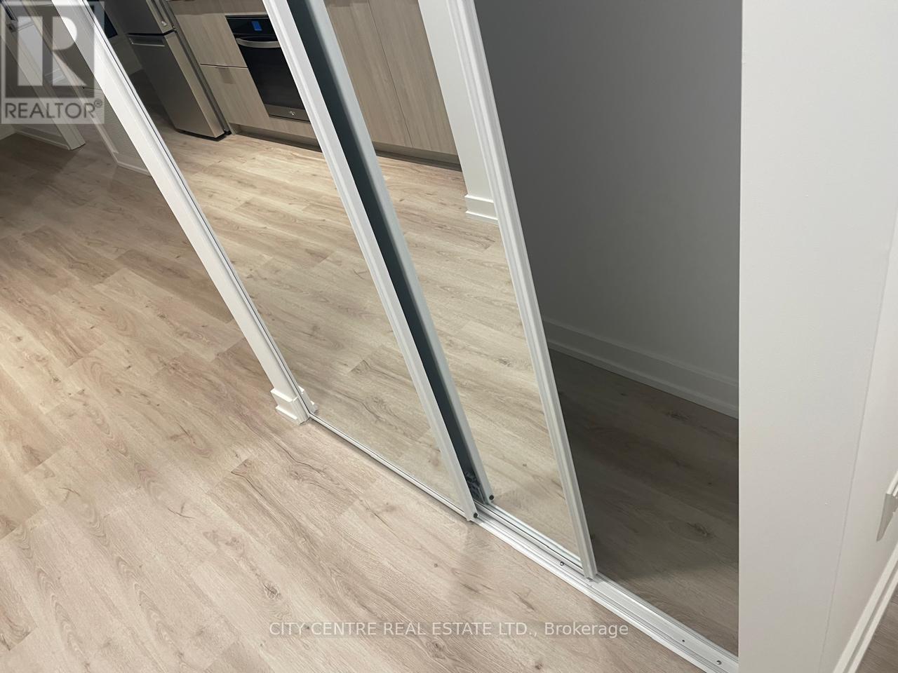 4012 - 395 Square One Drive, Mississauga, Ontario  L5B 0P6 - Photo 5 - W12647326