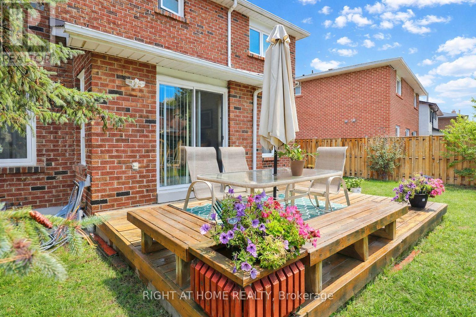 1433 Bough Beeches Boulevard, Mississauga, Ontario  L4W 3B4 - Photo 7 - W12646658