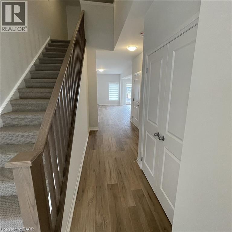 155 Equestrian Way Unit# 48, Cambridge, Ontario  N3E 0E8 - Photo 2 - 40794751