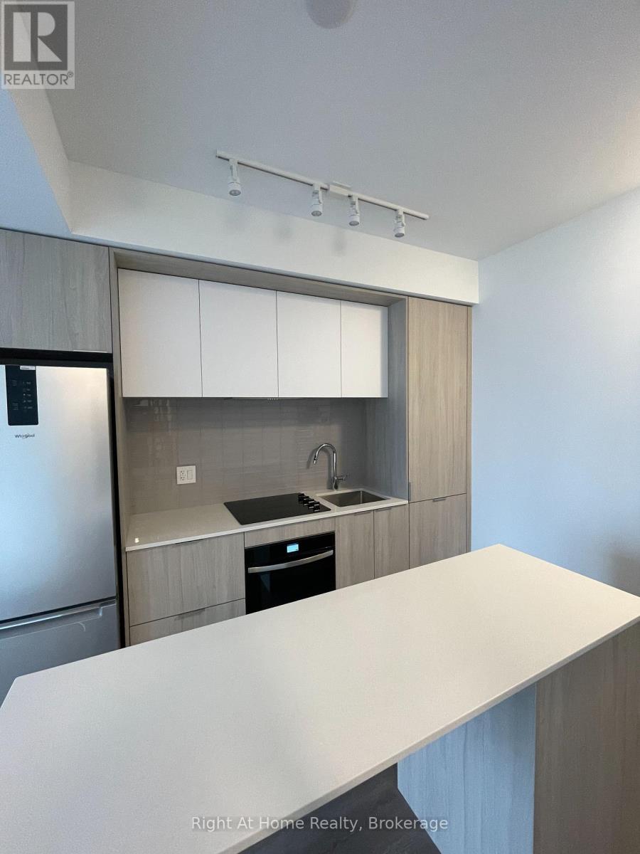 3905 - 395 Square One Drive, Mississauga, Ontario  L5B 0P6 - Photo 11 - W12647342