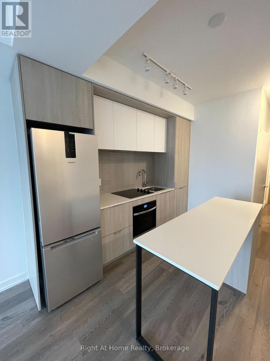 3905 - 395 Square One Drive, Mississauga, Ontario  L5B 0P6 - Photo 12 - W12647342